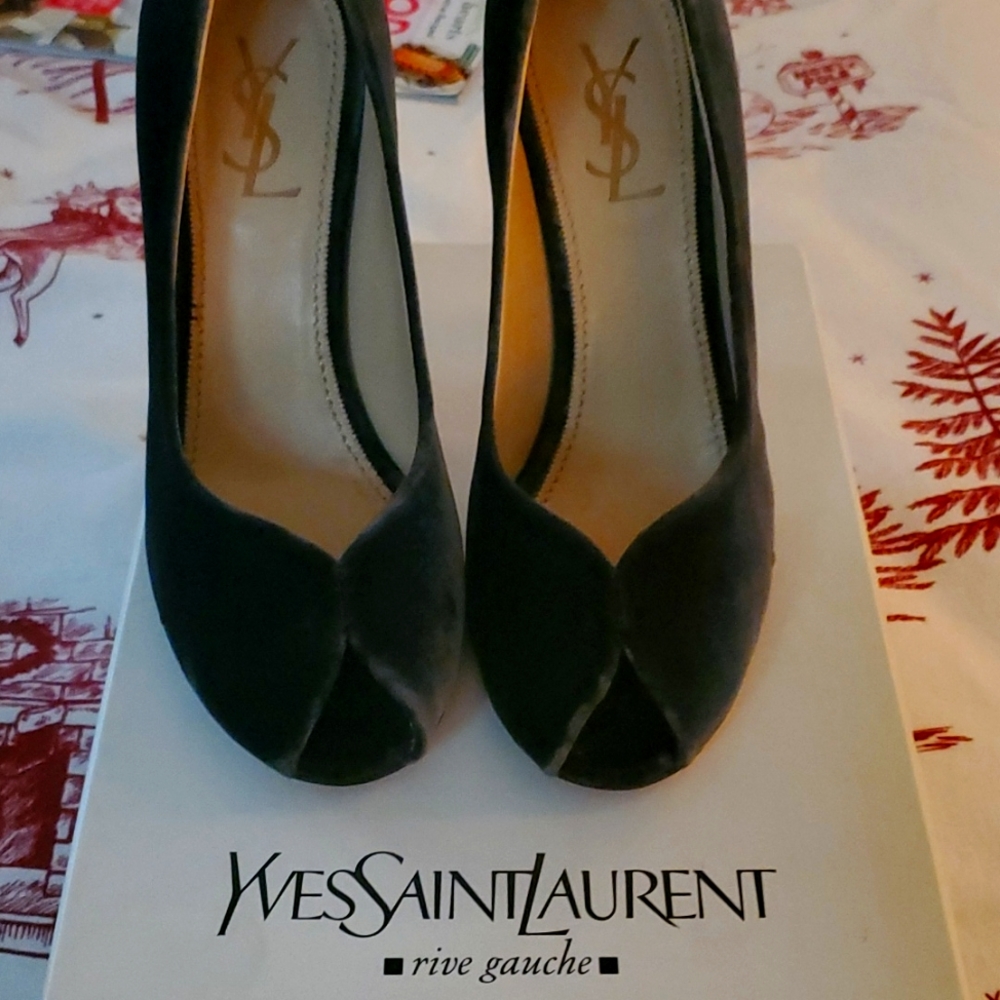 YSL velvet gray peep toe pumps. Size 7.5/38